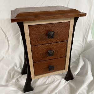 https://woodsoncatlinfurniture.com/wp-content/uploads/2022/05/main-box-scaled-e1651693901418-300x300.jpg